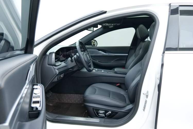 Used Lincoln Z 2022 Facelift iCool Deluxe Edition
