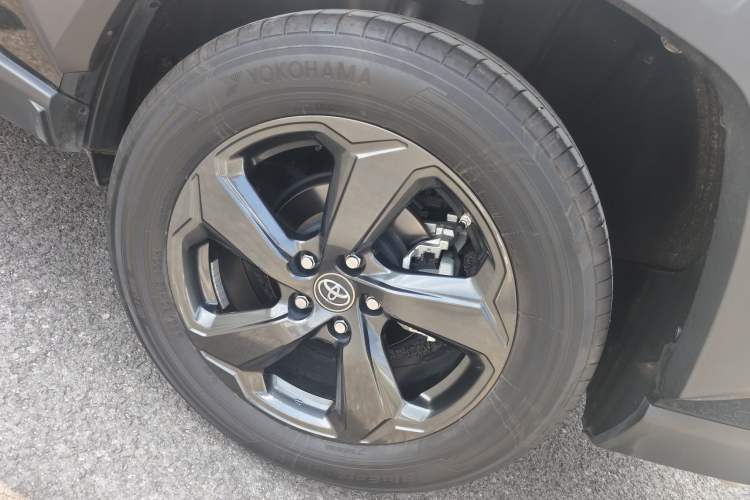 Used Toyota RAV4 2022 2.0L CVT 4x4 Fashion Edition
