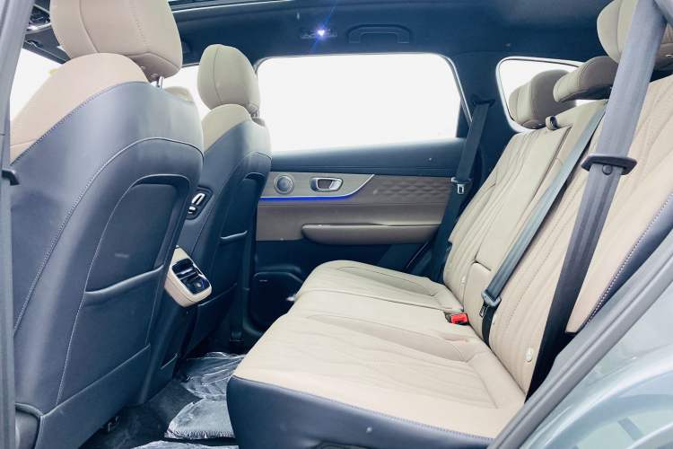 Used Chery Tiggo 8 PLUS 2025 290TGDI DCT Prestige 5-Seater Interior 4