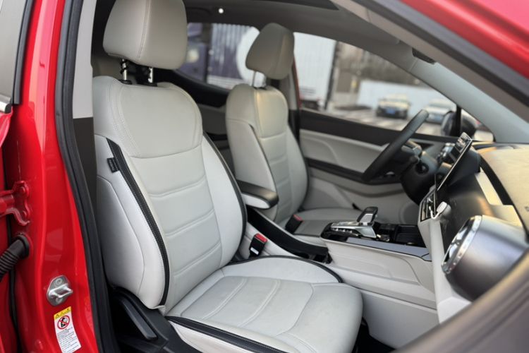 Used BYD Yuan Pro 2021 401 km Deluxe Version Interior 8