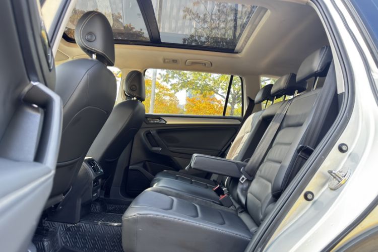 Used Volkswagen Tiguan L 2019 330TSI Automatic Two-Wheel Drive Panoramic Comfort Edition China VI Standard
