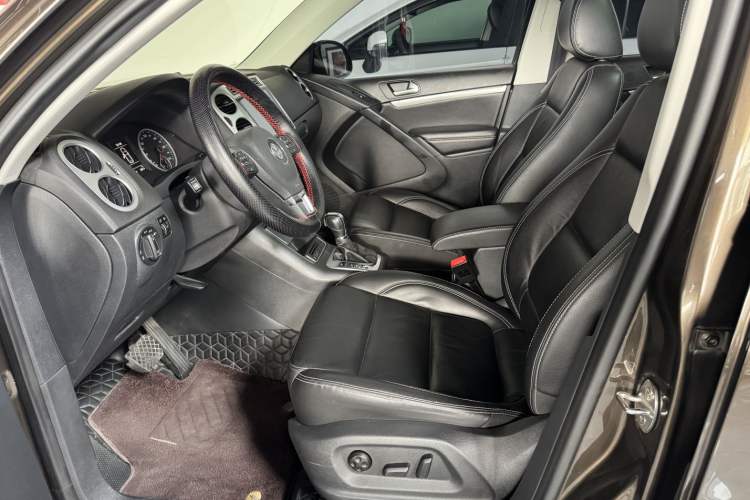 Used Volkswagen Tiguan 2016 280TSI Automatic Two-Wheel Drive Silk Road Comfort Edition Left Front Seat