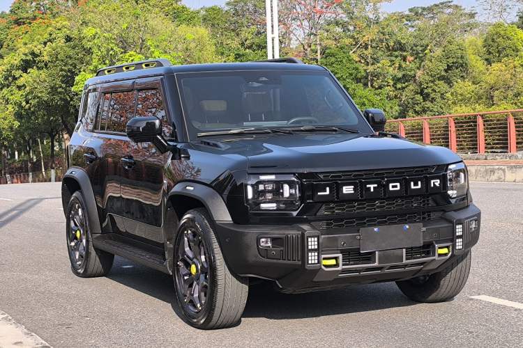 Used JETOUR Traveler 2023 2.0T All-Wheel Drive CrossPRO+ Exterior 2