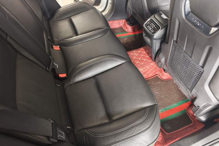 Used Lynk & Co 01 2017 2.0T Two-Wheel Drive Pro Edition Interior 2