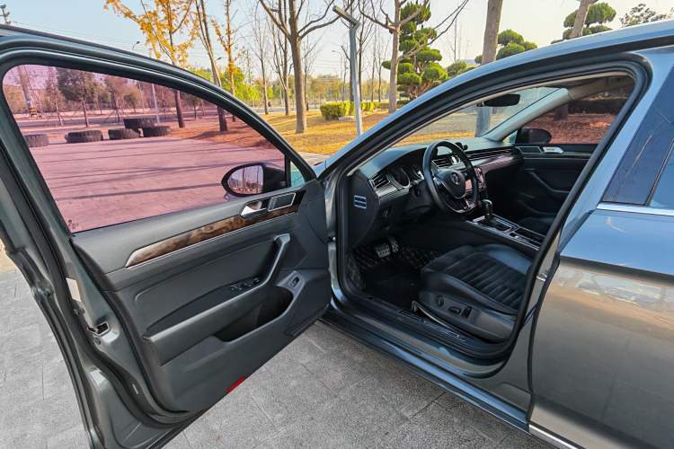 Used Volkswagen Magotan 2017 380TSI DSG Luxury Model