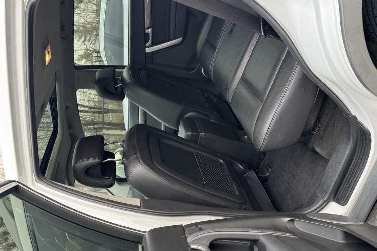 Used Chevrolet Captiva 2011 2.4 AT 7-Seater Luxury Navigation Edition
