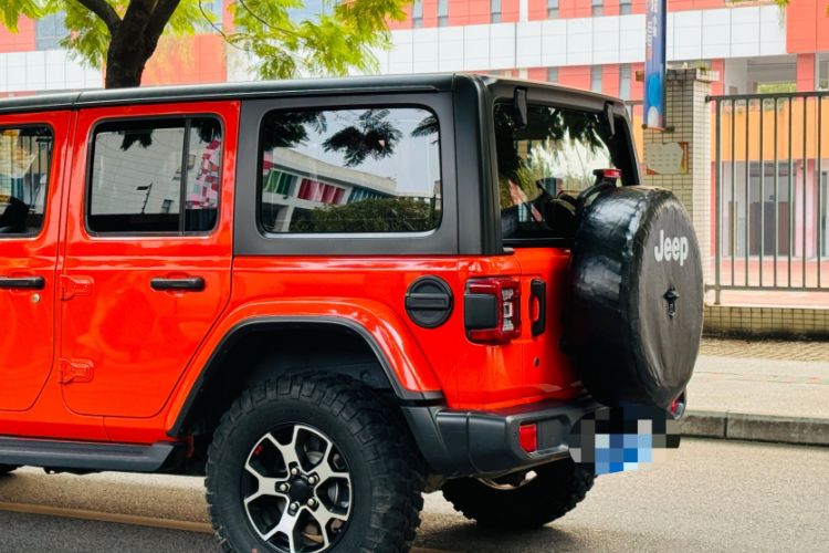 Used Jeep Wrangler 2019 2.0T Sahara Four-Door Version China VI Emission Standard
