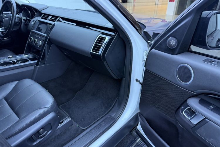 Used Land Rover Discovery 2019 3.0 SC V6 SE