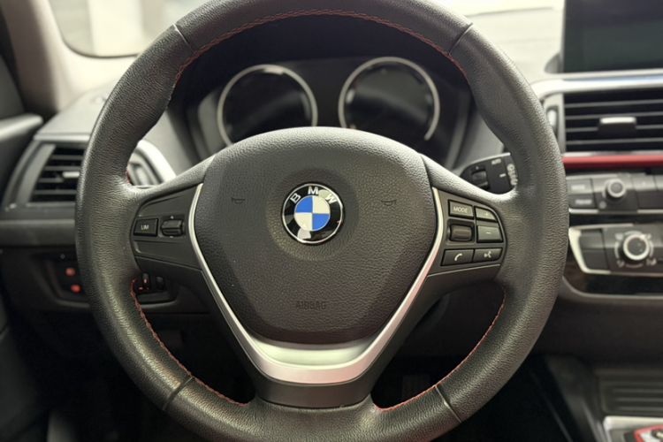 Used BMW 1 Series 2018 118i Sport Design Package Steering Wheel