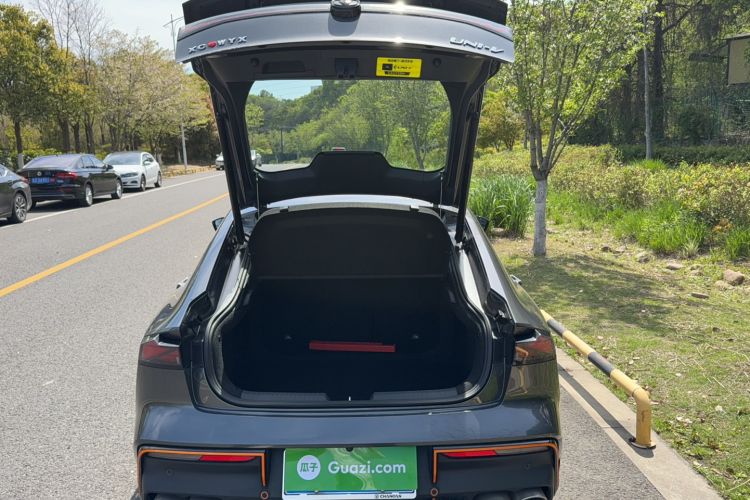 Used CHANGAN UNI-V 2022 1.5T Sport Edition Trunk