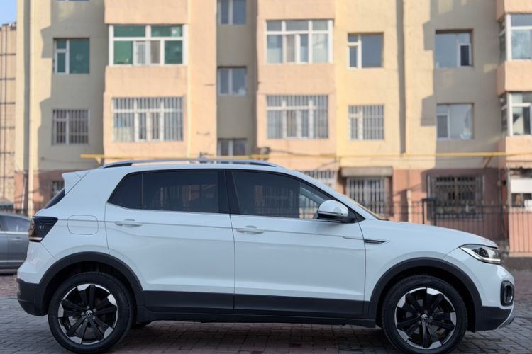 Used Volkswagen Tacqua 2021 200TSI DSG JoyConnect Edition Exterior 2