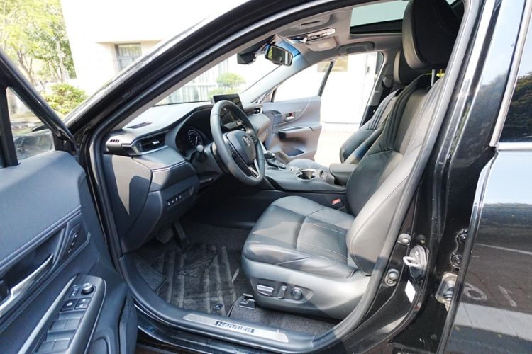 Used Toyota Harrier 2022 2.0L CVT Two-Wheel Drive Deluxe Edition Interior 5