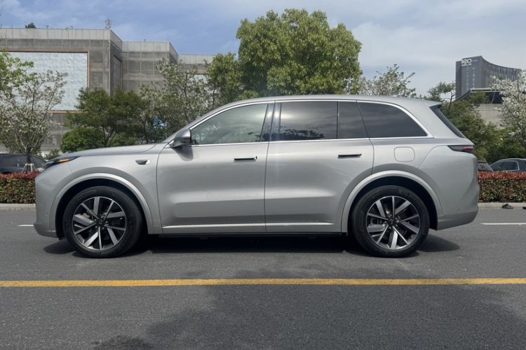Used Li Auto L8 2023 Pro Model Exterior 5