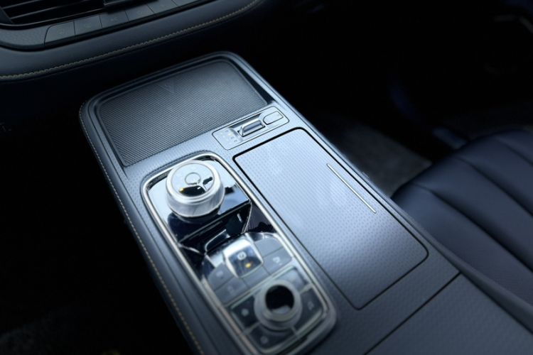 Used Ford Equator 2023 EcoBoost 225 Obsidian Orange Edition Prestige 7-Seater (2/3/2)
