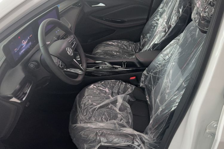 Used Buick Verano 2023 Pro GS Hunter Wind Edition Left Front Seat