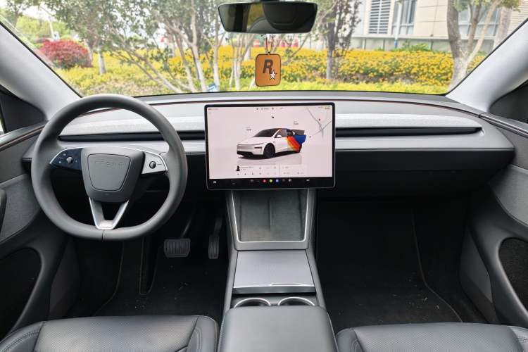 Used Tesla Model Y 2025 Rear-Wheel-Drive Version