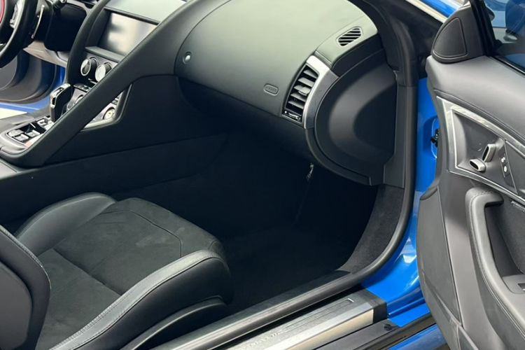 Used Jaguar F-TYPE 2019 2.0T Hardtop Version
