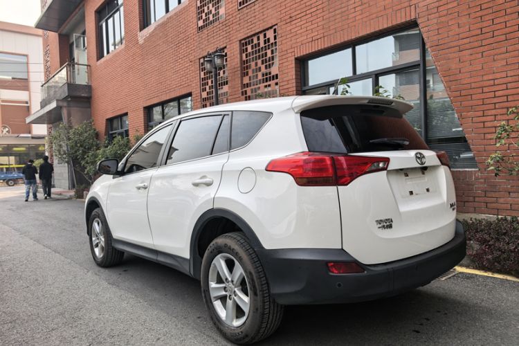 Used Toyota RAV4 2013 2.0L CVT Four-Wheel Drive Fashion Edition
