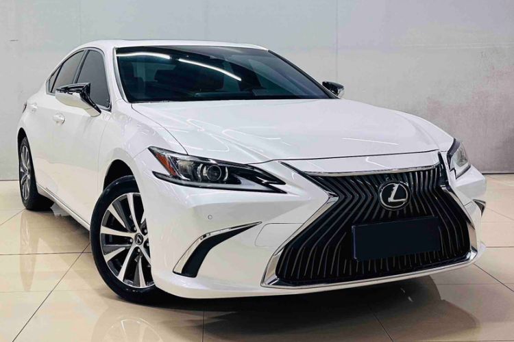 Used Lexus ES 2018 200 Excellence Edition China V Standard
