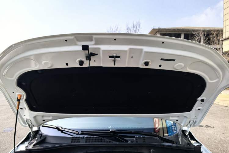 Used Roewe RX5 2016 20T Two-Wheel Drive Automatic Internet Smart Edition