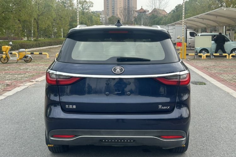 Used BYD Song MAX 2018 1.5T Automatic Smart Connect Elite Model with 6 Seats
