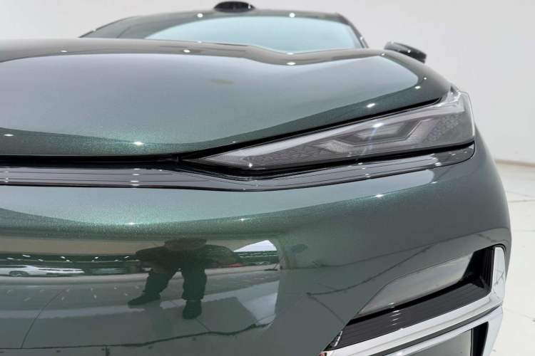 Used Geely Galaxy 8 2025 130km EM-P Starship Edition
