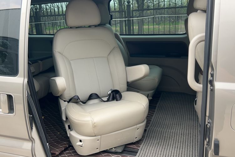 Used FORTHING Lingzhi 2017 M5 1.6L Luxury Model Interior 2