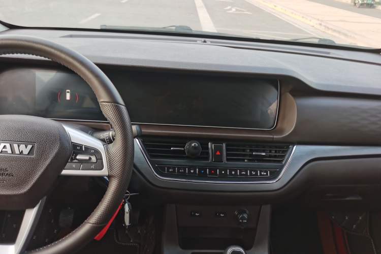 Used BAW Ruisheng Ace M7 2023 1.6L Long-wheelbase Business Version 7 Seats Audio And AC Panel