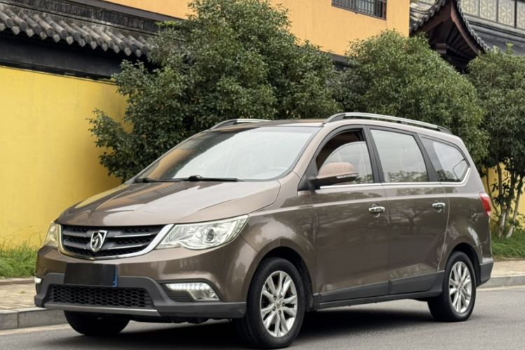 Used Baojun 730 2015 1.8L Manual Luxury Navigation ESP Version 7-seater