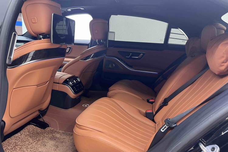Used Mercedes-Benz S-Class 2022 Revised S 400 L Luxury Edition Interior 6