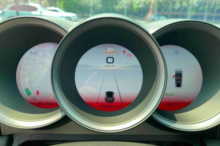 Used ORA Lightning Cat 2024 Dark Night Edition 555km Prestige Version Odometer Close Up