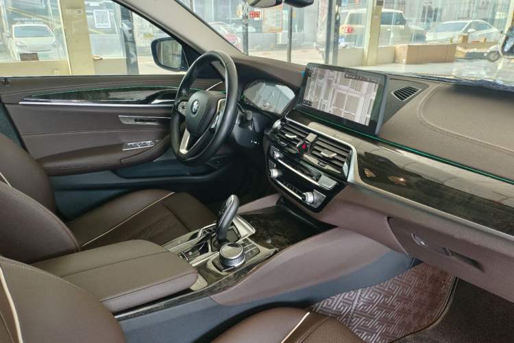 Used BMW 5 Series 2021 525Li Luxury Package