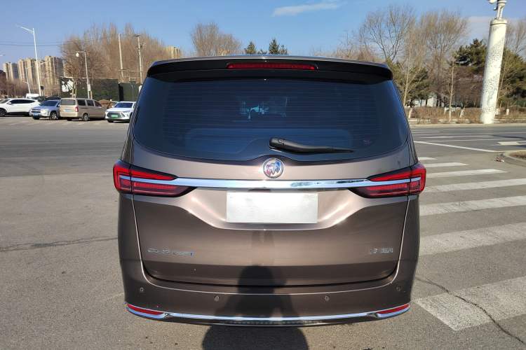 Used Buick GL8 2022 Land Cruiser Executive Class 652T Comfort Model
