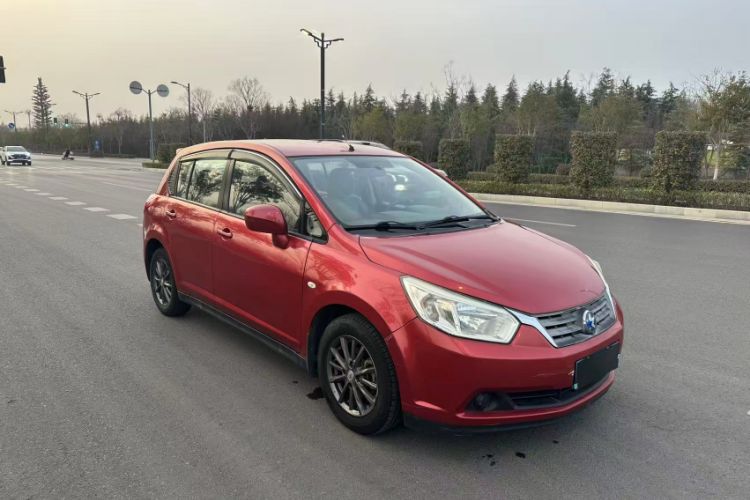 Used Venucia R50 2013 1.6L Automatic Fashion Edition Exterior 6