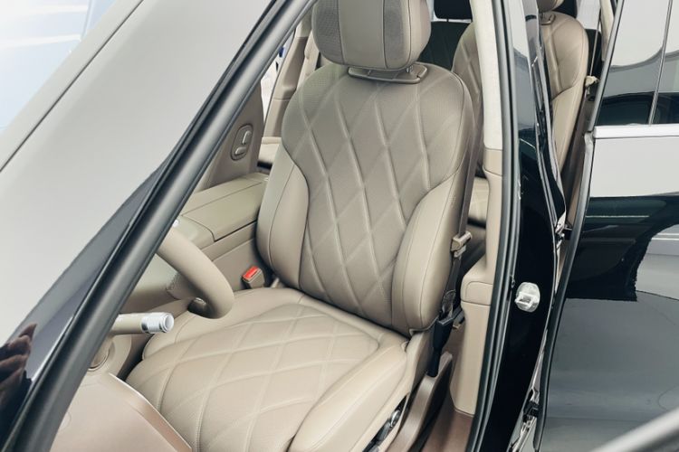 Used Hima AITO M9 2025 Extended-Range Ultra Version 52 kWh 6-Seater Interior 2