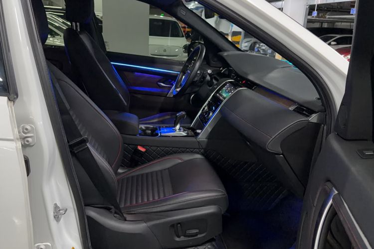 Used Land Rover Discovery Sport 2020 249 PS R-Dynamic Performance Edition Interior 8