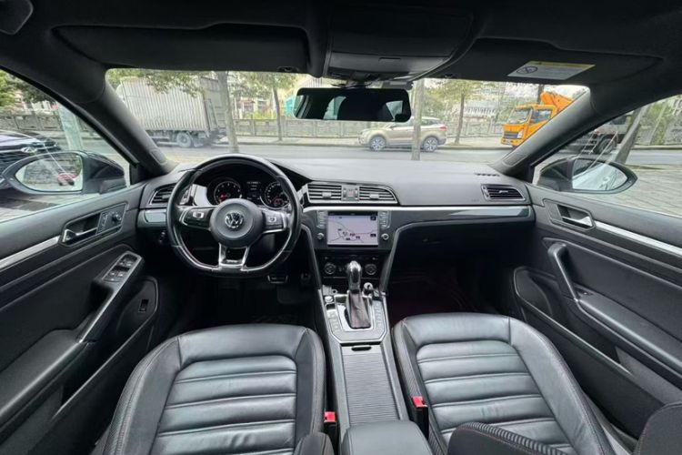 Used Volkswagen Lamando 2017 2.0T GTS Interior 1