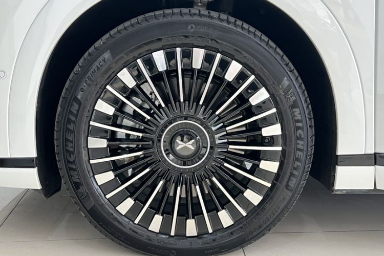 Used XPeng X9 2025 740 Ultra-Long Range Max
