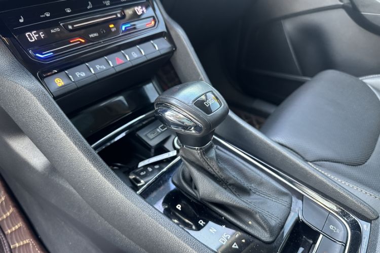 Used Skoda Kodiaq 2022 TSI330 7-Seater Two-Wheel-Drive Luxury Edition Gear Lever