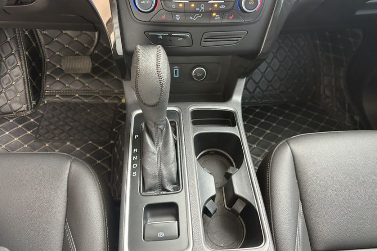 Used Ford Kuga 2019 EcoBoost 180 Two-Wheel-Drive Titanium Plus Model China VI Standard