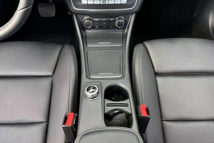 Used Mercedes-Benz CLA 2018 CLA 200 Sport Edition Interior 8