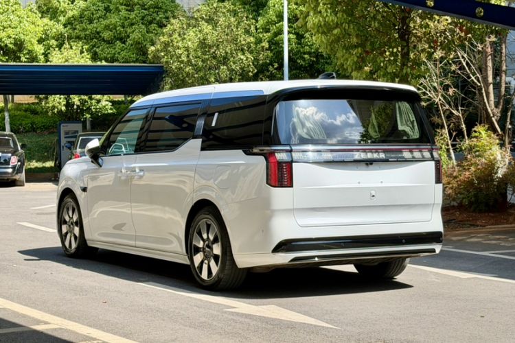 Used Zeekr 009 2022 WE Edition Exterior 4