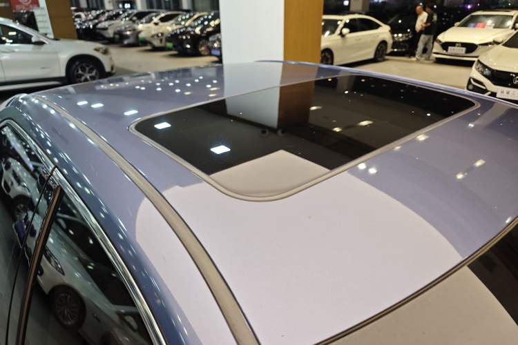 Used Toyota Camry 2015 Dual-Engine 2.5 HG Luxury Navigation Edition Roof