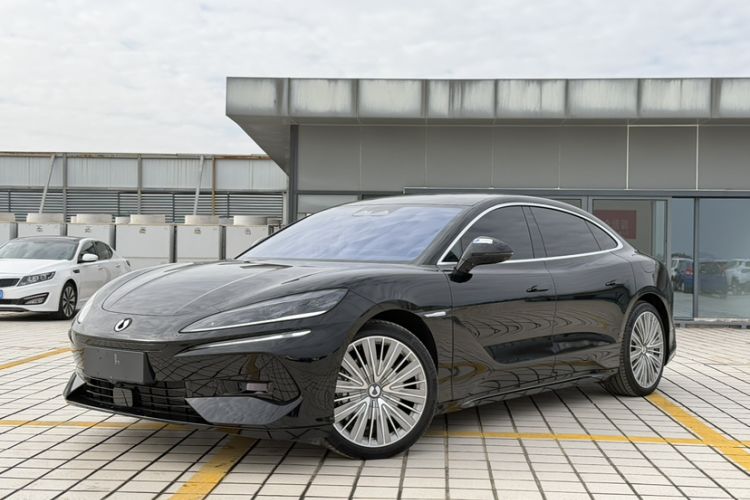 Used Denza Z9 2024 1100 km All-Wheel-Drive Ultra Version