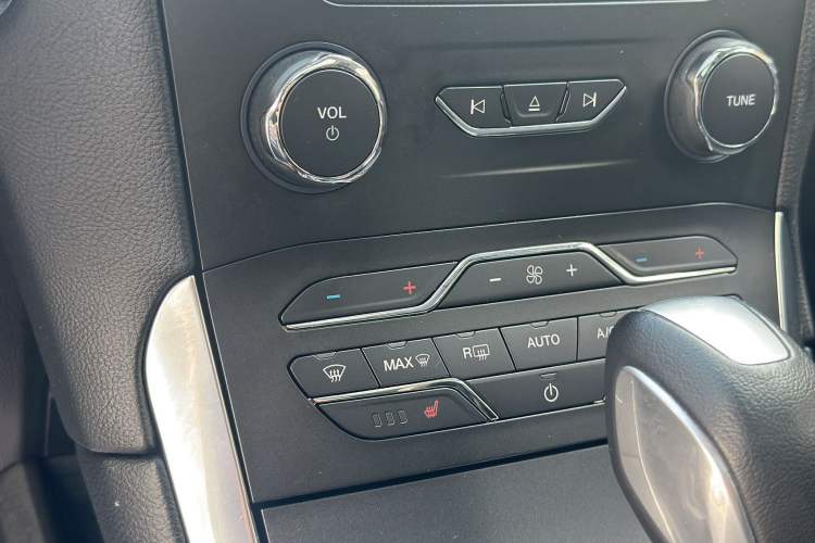 Used Ford Edge 2018 EcoBoost 245 Two-Wheel-Drive Titanium 7-Seater China VI Standard