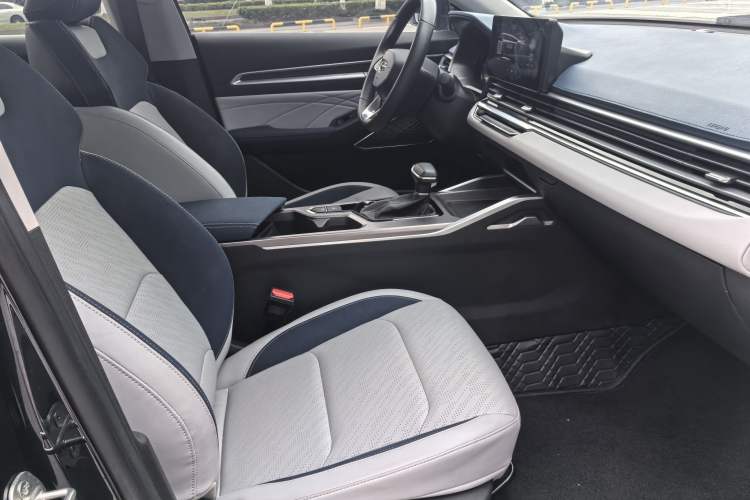 Used Geely Auto Emgrand 2022 4th Generation 1.5L CVT Flagship Model