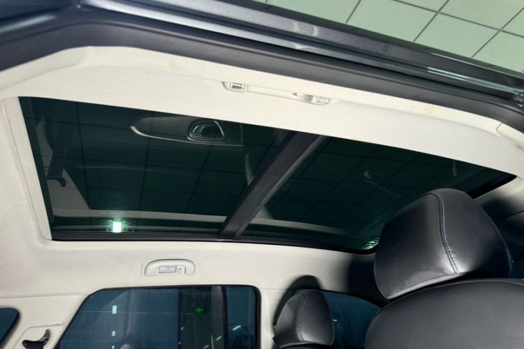 Used Roewe RX5 2023 PLUS 330TGI Automatic Trendsetting Smart Edition