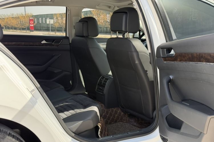 Used Volkswagen Magotan 2018 330TSI DSG Luxury Model Interior 5