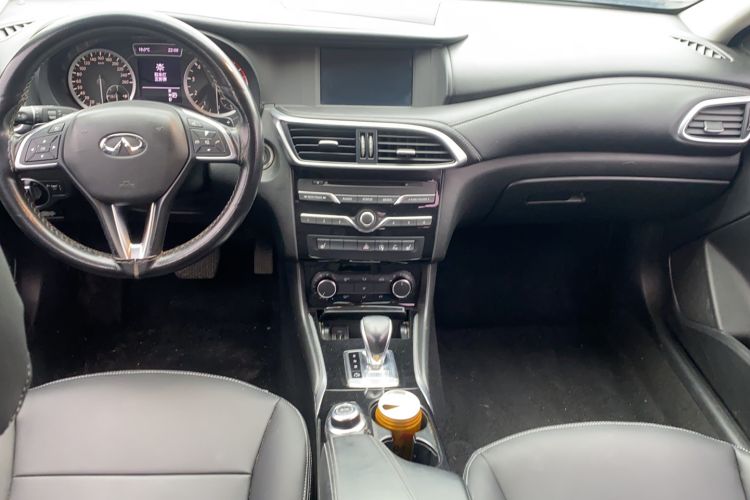 Used Infiniti QX30 2017 1.6T Two-Wheel Drive Fashion Edition
