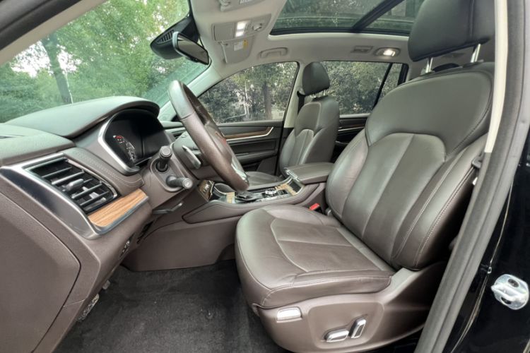 Used Roewe RX8 2018 30T Smart Connectivity All-Wheel Drive Supreme Edition